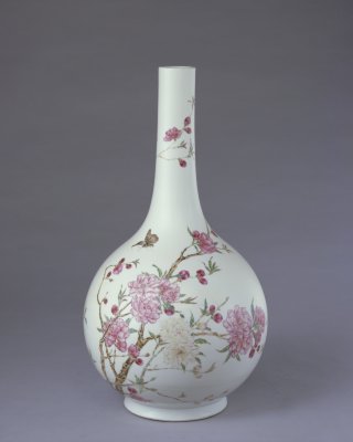 图片[1]-Pink peach flower straight neck bottle-China Archive